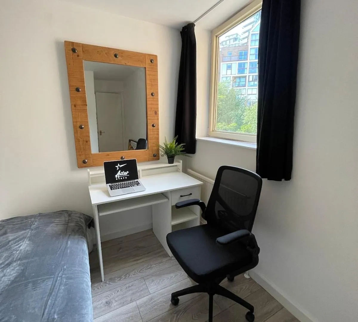 Tower Bridge City Haven King En-Suite With Parking London